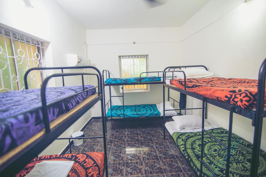 Anjuna By Roadhouse Hostels Goa Ліжка хостела фото